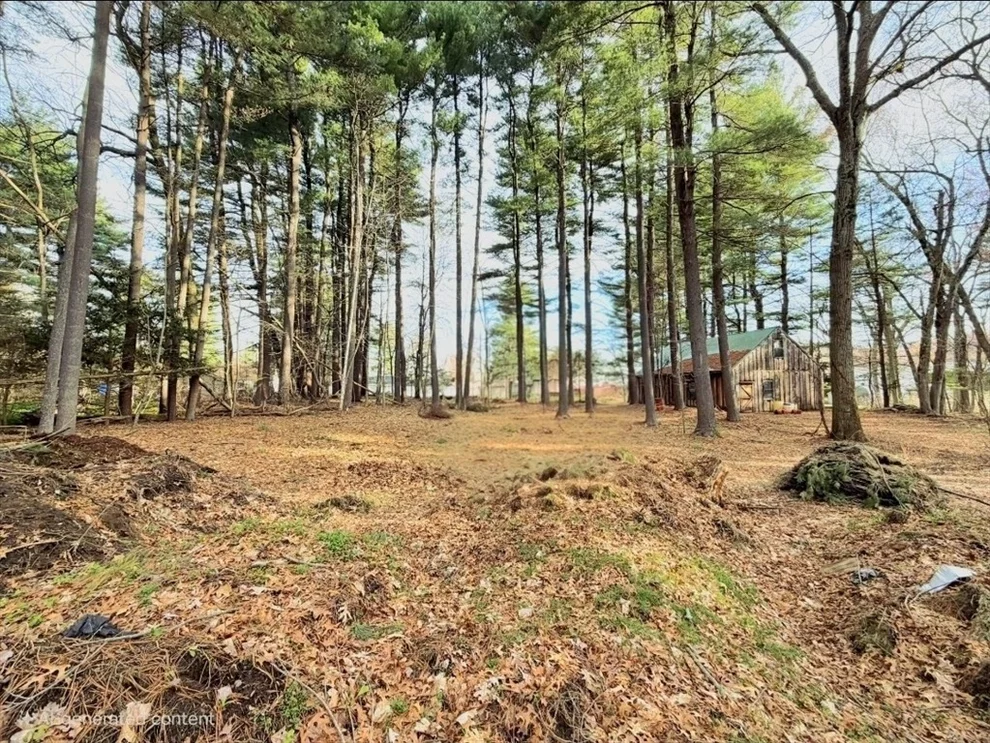 Unit for sale at 284 Maple St, East Longmeadow, MA 01028