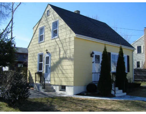Unit for sale at 33 Ash Ave, Tiverton, RI 02878