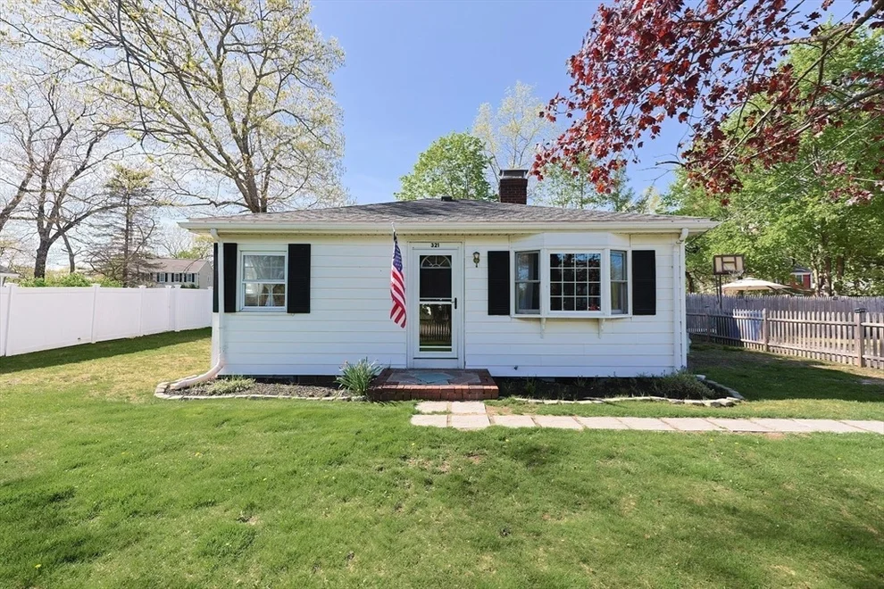 Unit for sale at 321 Shears St, Wrentham, MA 02093