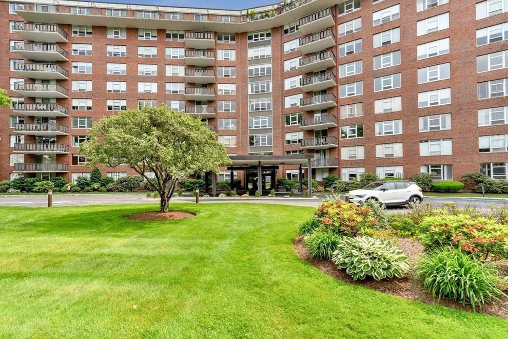 Unit for sale at 280 Boylston St, Newton, MA 02467