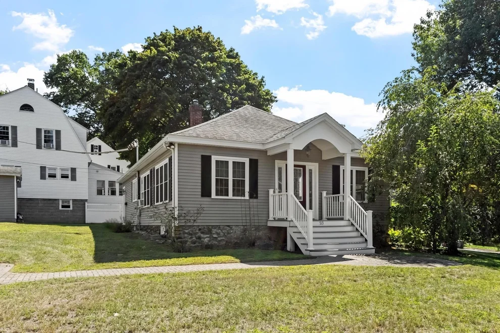 Unit for sale at 713 E Merrimack Street, Lowell, MA 01852