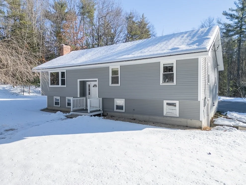 Unit for sale at 154 Townsend St, Pepperell, MA 01463