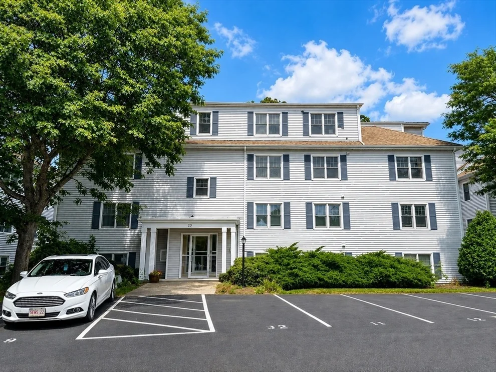 Unit for sale at 20 Webb Pl, Mansfield, MA 02048