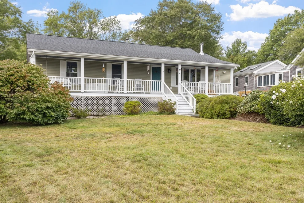 Unit for sale at 14 Coves End Rd, Marion, MA 02738