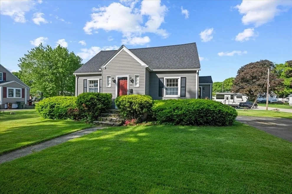 Unit for sale at 106 Elmwood St, Auburn, MA 01501