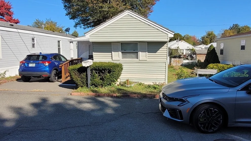 Unit for sale at 286 Newbury, Peabody, MA 01960