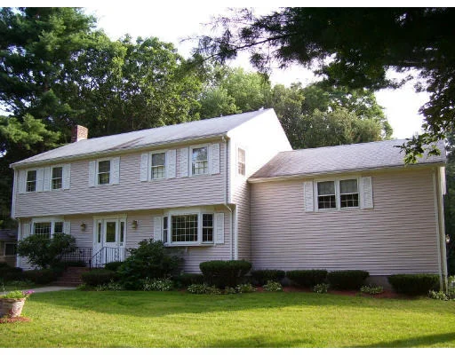 Unit for sale at 34 Hatters Hill Rd, Medfield, MA 02052