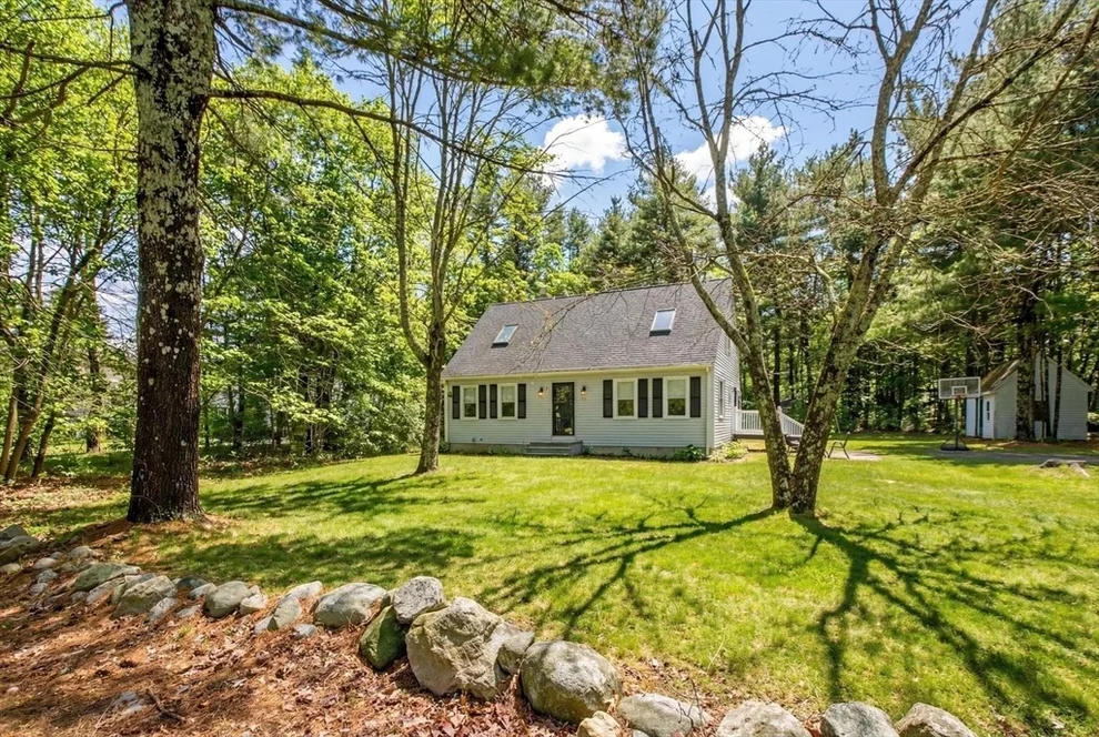 Unit for sale at 25 King St, Norfolk, MA 02056