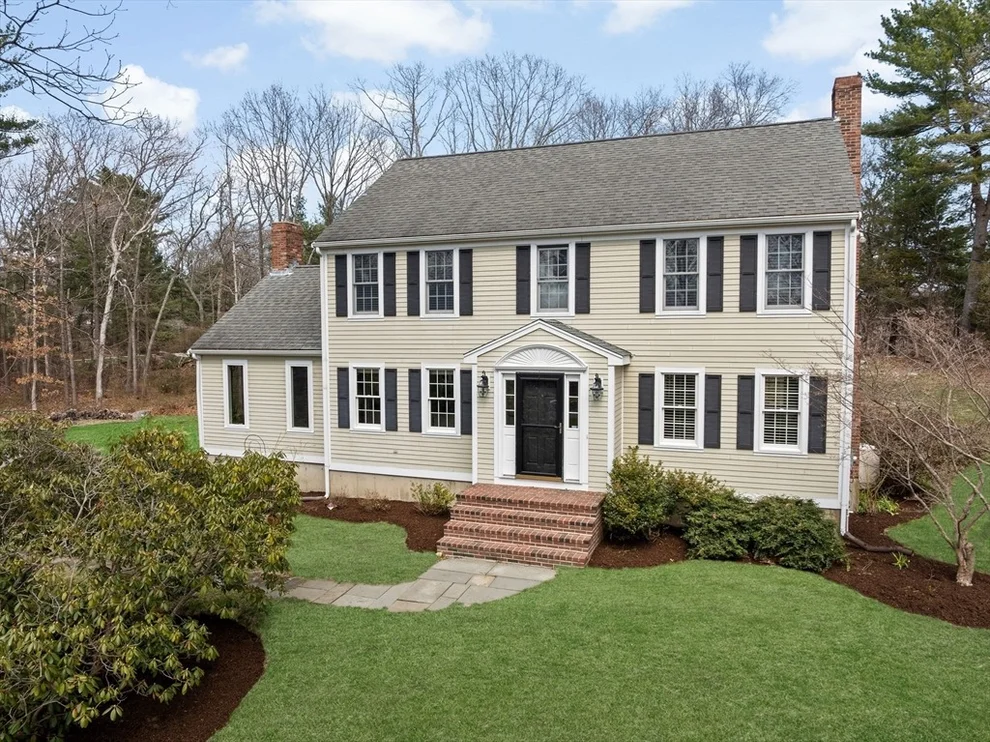 Unit for sale at 24 Chamberlain Run, Hingham, MA 02043