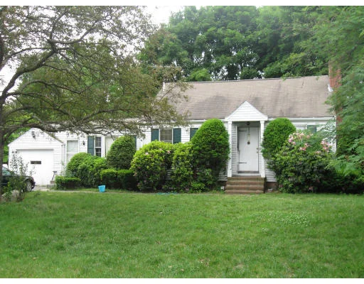 Unit for sale at 8 Ransom Rd, Framingham, MA 01702