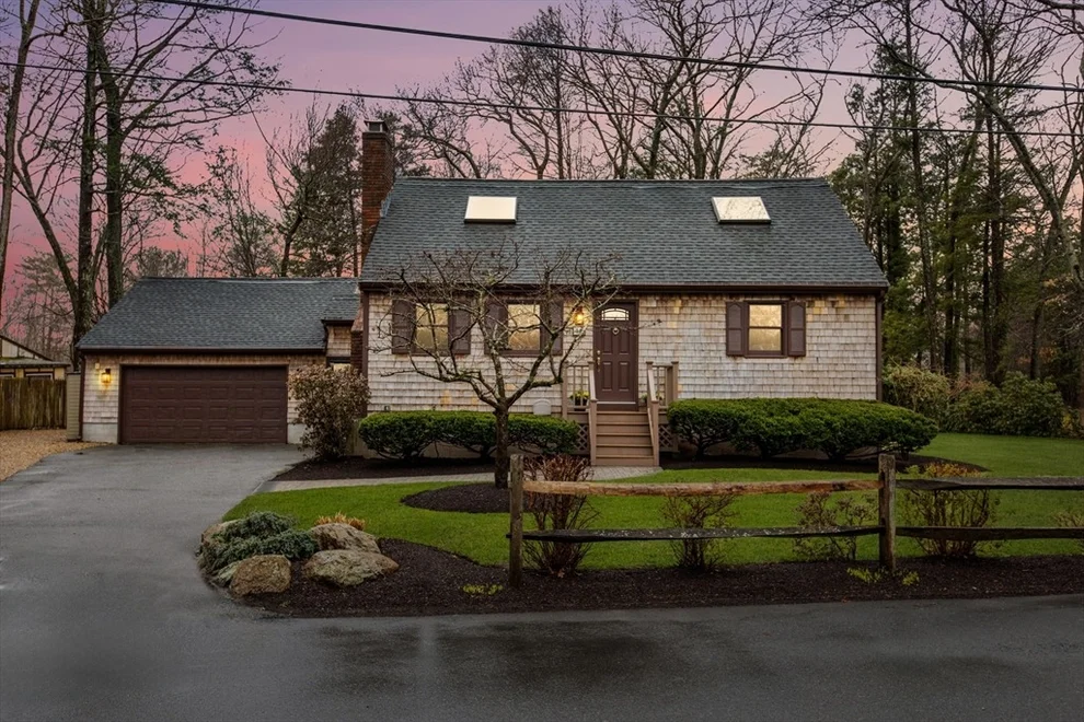 Unit for sale at 55 Village Ln, Hamilton, MA 01982