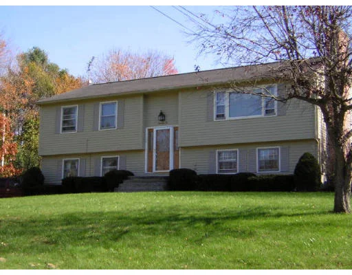 Unit for sale at 72 Pine Ridge, Southbridge, MA 01550