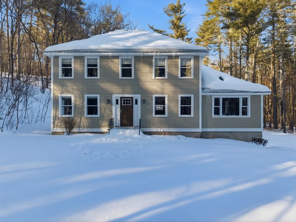 Unit for sale at 114 Groton St, Pepperell, MA 01463