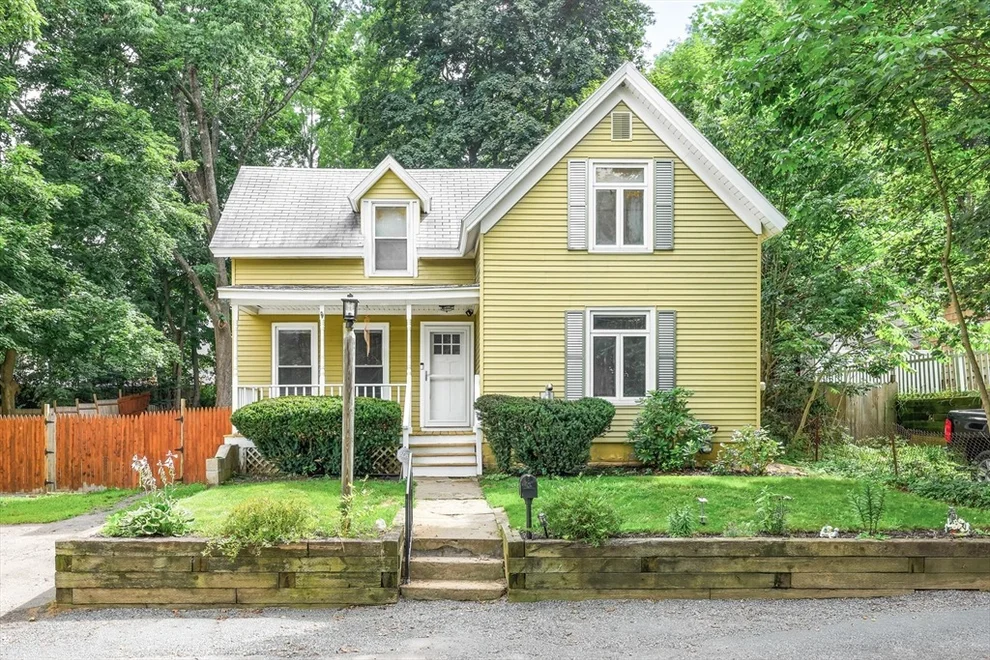 Unit for sale at 29 May St, Spencer, MA 01562