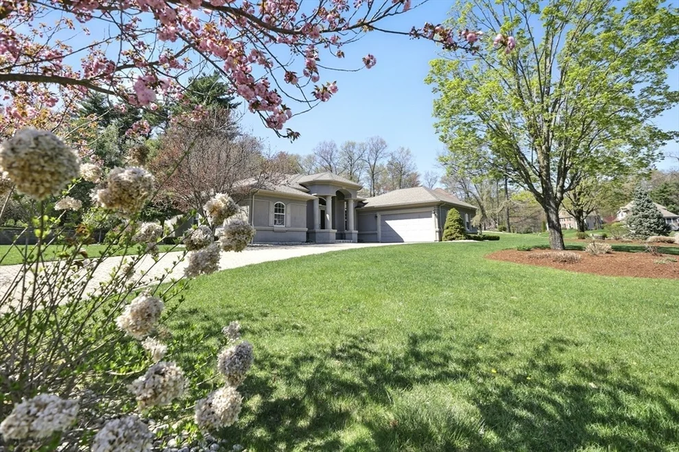 Unit for sale at 80 Orchard Rd, East Longmeadow, MA 01028