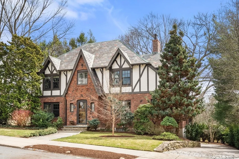 Unit for sale at 26 Bothfeld Rd, Newton, MA 02459