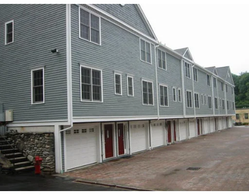 Unit for sale at 894 Main Street, Wakefield, MA 01880