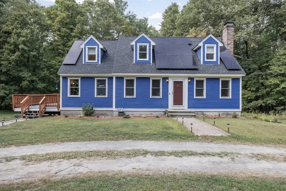 Unit for sale at 5 Friends Way, Pepperell, MA 01463