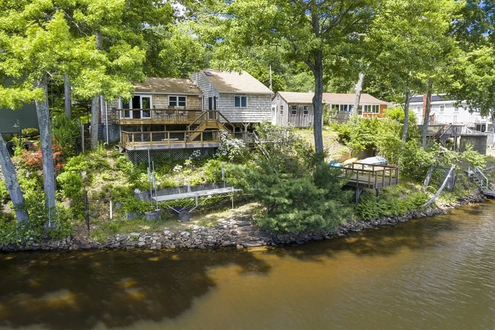 Unit for sale at 12 Roberts Park Rd, Holland, MA 01521