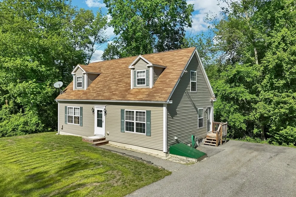 Unit for sale at 29 Lawrence Road, Salem, NH 03079