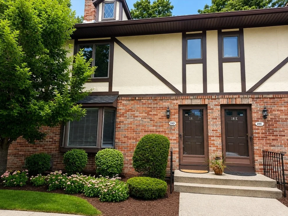 Unit for sale at 18 Mansion Woods Dr, Agawam, MA 01001
