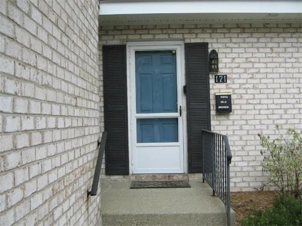 Unit for sale at 171 Porter Lake Dr, Springfield, MA 01106