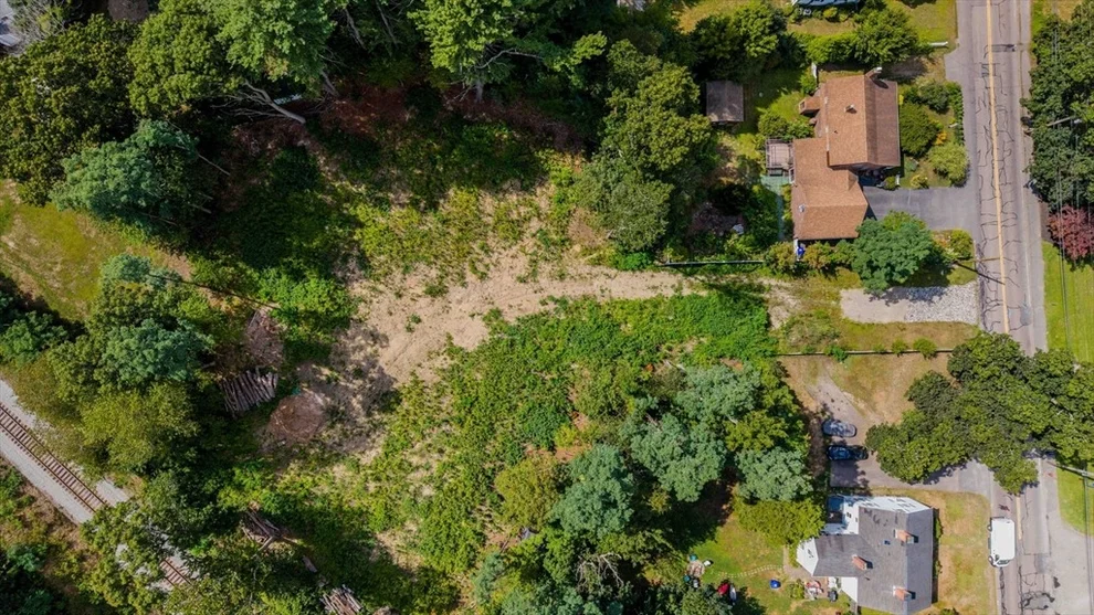 Unit for sale at 125R Middleboro Avenue, Taunton, MA 02718