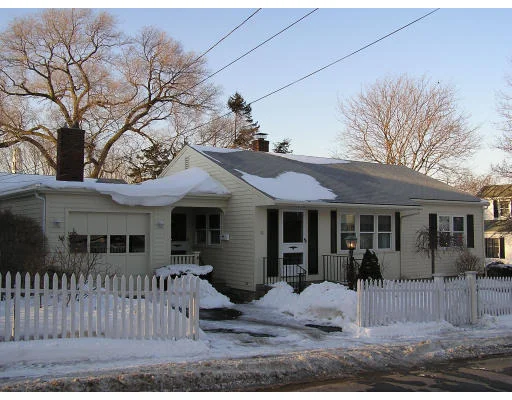 Unit for sale at 16 High St, Rockport, MA 01966