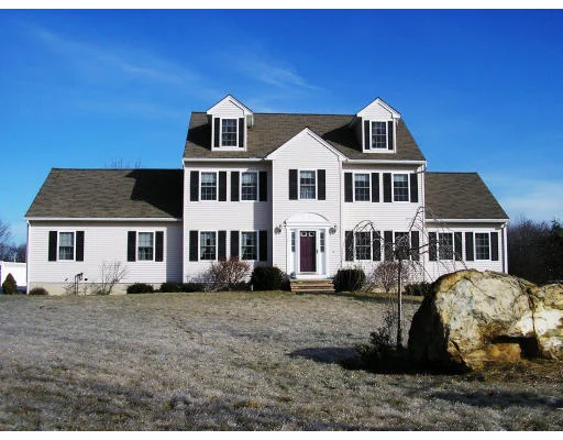 Unit for sale at 2 Bramble Hill Rd, Methuen, MA 01844