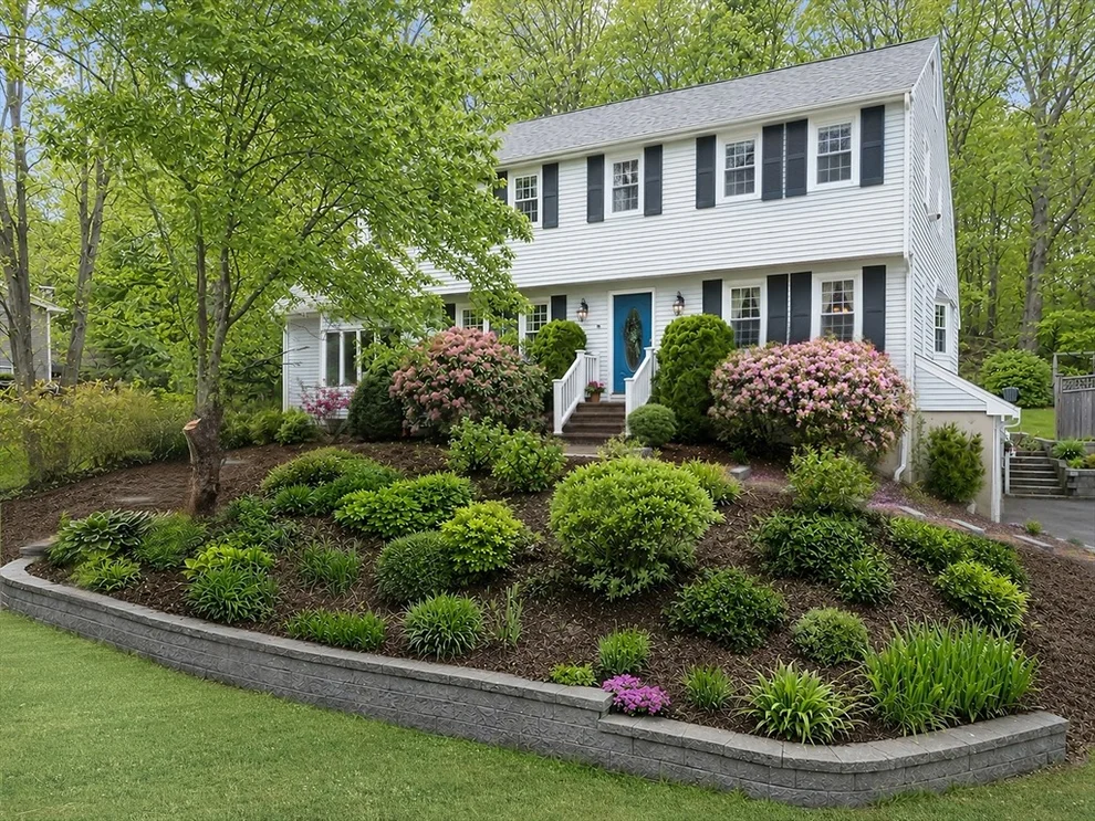 Unit for sale at 9 Hill Dale Rd, Plymouth, MA 02360