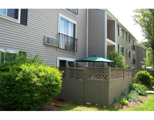 Unit for sale at 9 Village Rock Lane, Natick, MA 01760