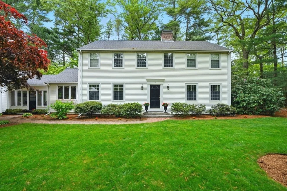 Unit for sale at 19 Flint Locke Dr, Duxbury, MA 02332
