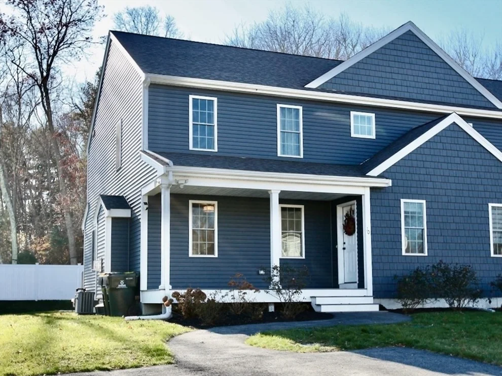 Unit for sale at 10 Oak Meadow Pl, Bridgewater, MA 02324