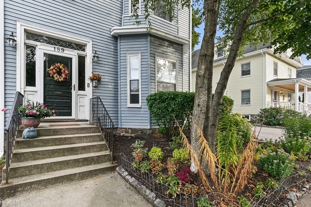 Unit for sale at 189 Washington St, Winchester, MA 01890
