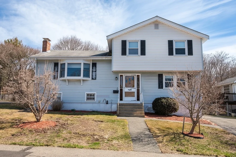Unit for sale at 27 Circle Hill Rd, Salem, MA 01970