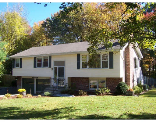 Unit for sale at 60 Stagecoach Rd, Holliston, MA 01746