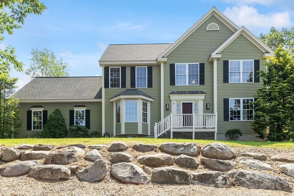 Unit for sale at 31 Fort Pond Hill Rd, Littleton, MA 01460