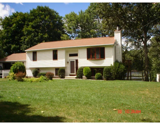 Unit for sale at 114 Wrentham Rd, Cumberland, RI 02864