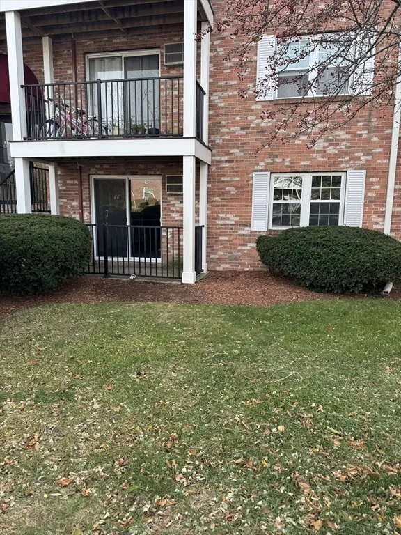 Unit for sale at 2 Karen Cir, Billerica, MA 01821