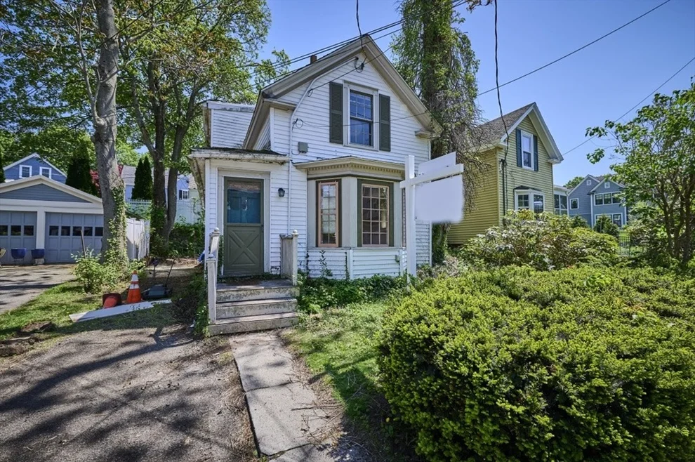 Unit for sale at 27 Elm St, Winchester, MA 01890