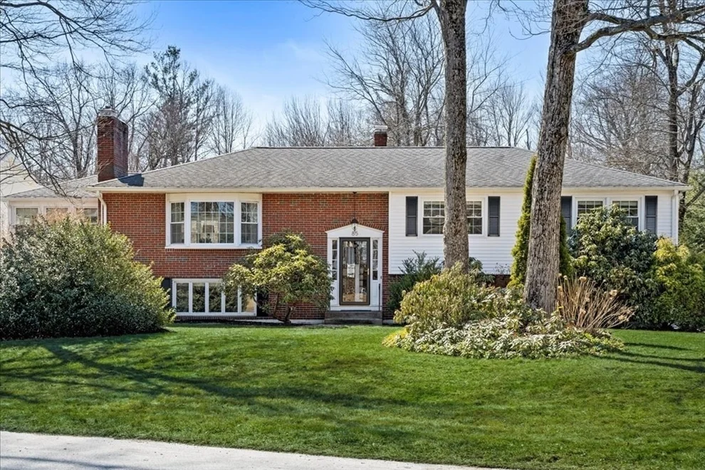 Unit for sale at 85 Woodridge Rd, Holden, MA 01520