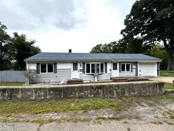 Unit for sale at 78 Edgewater Dr, Blackstone, MA 01504