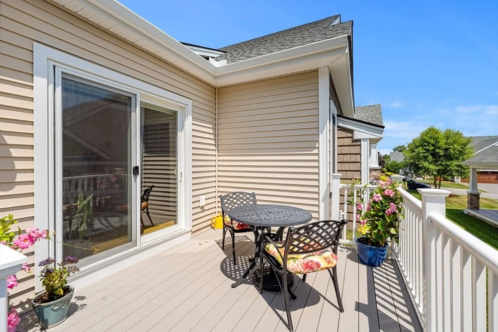 Unit for sale at 17 Fox Hill Lane, Dracut, MA 01826