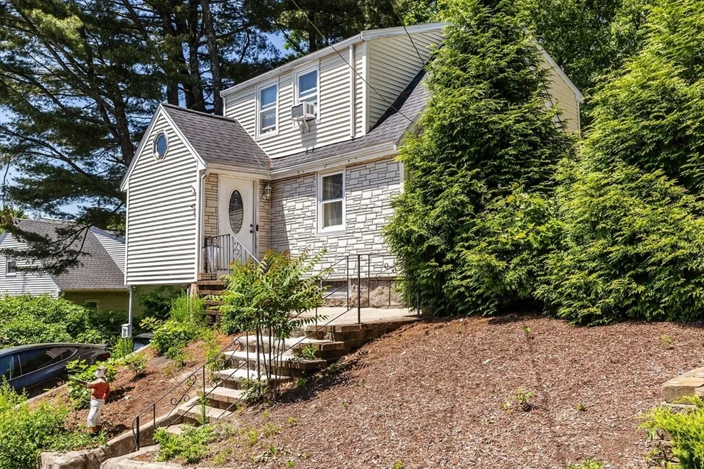Unit for sale at 30 Tinson Rd, Quincy, MA 02169