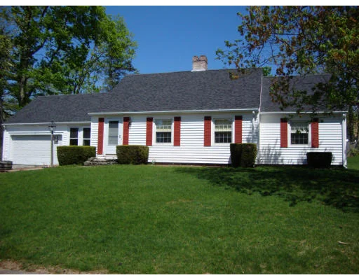 Unit for sale at 7 Crestwood Rd, Paxton, MA 01612