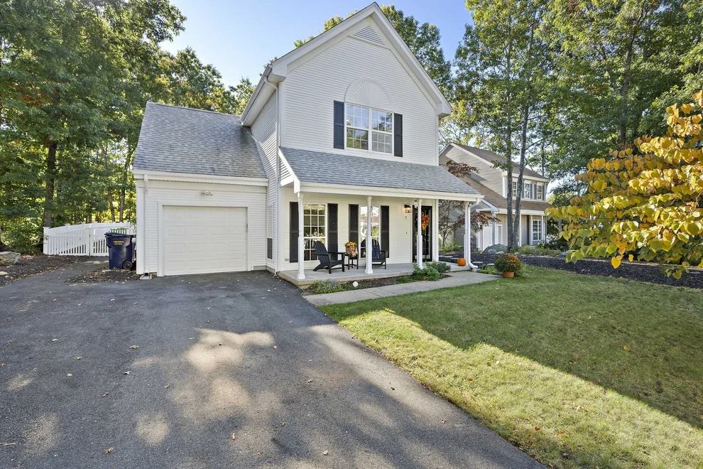 Unit for sale at 7 Ouimet Ln, Foxboro, MA 02035