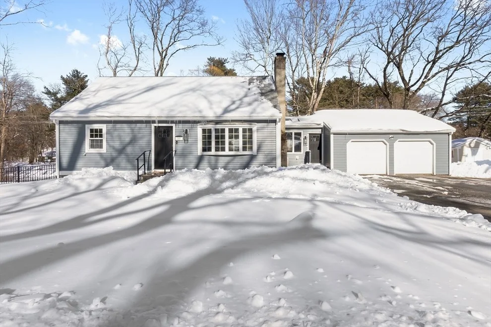 Unit for sale at 10 Ashcroft Cir, Groveland, MA 01834
