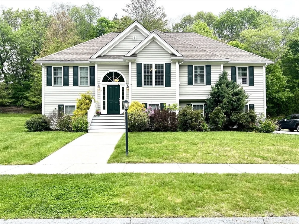 Unit for sale at 7 Fairway Dr, Amesbury, MA 01913