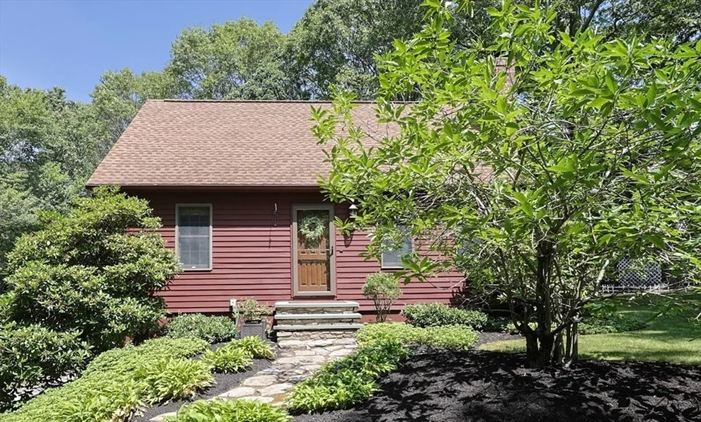 Unit for sale at 77 Dodge Rd, Sutton, MA 01590