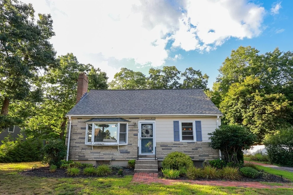 Unit for sale at 98 Van Kleeck Rd, Millis, MA 02054